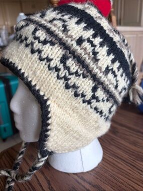 Wool 100% Napal made lined winter hat, cream, black & gray